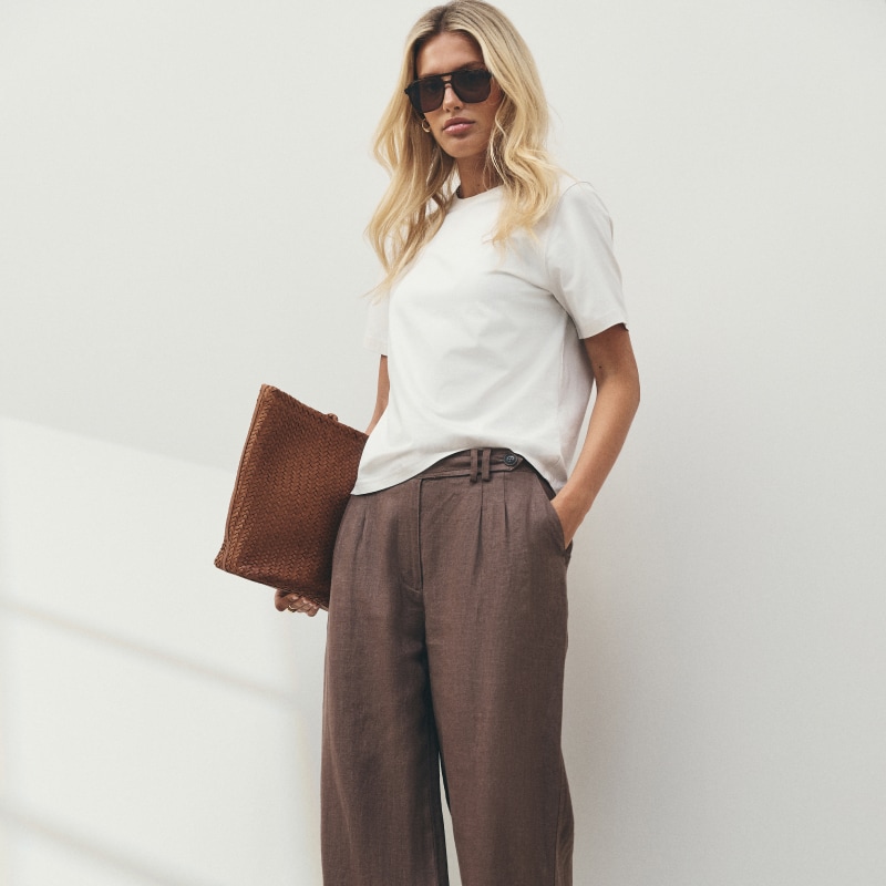 THE LINEN COLLECTION