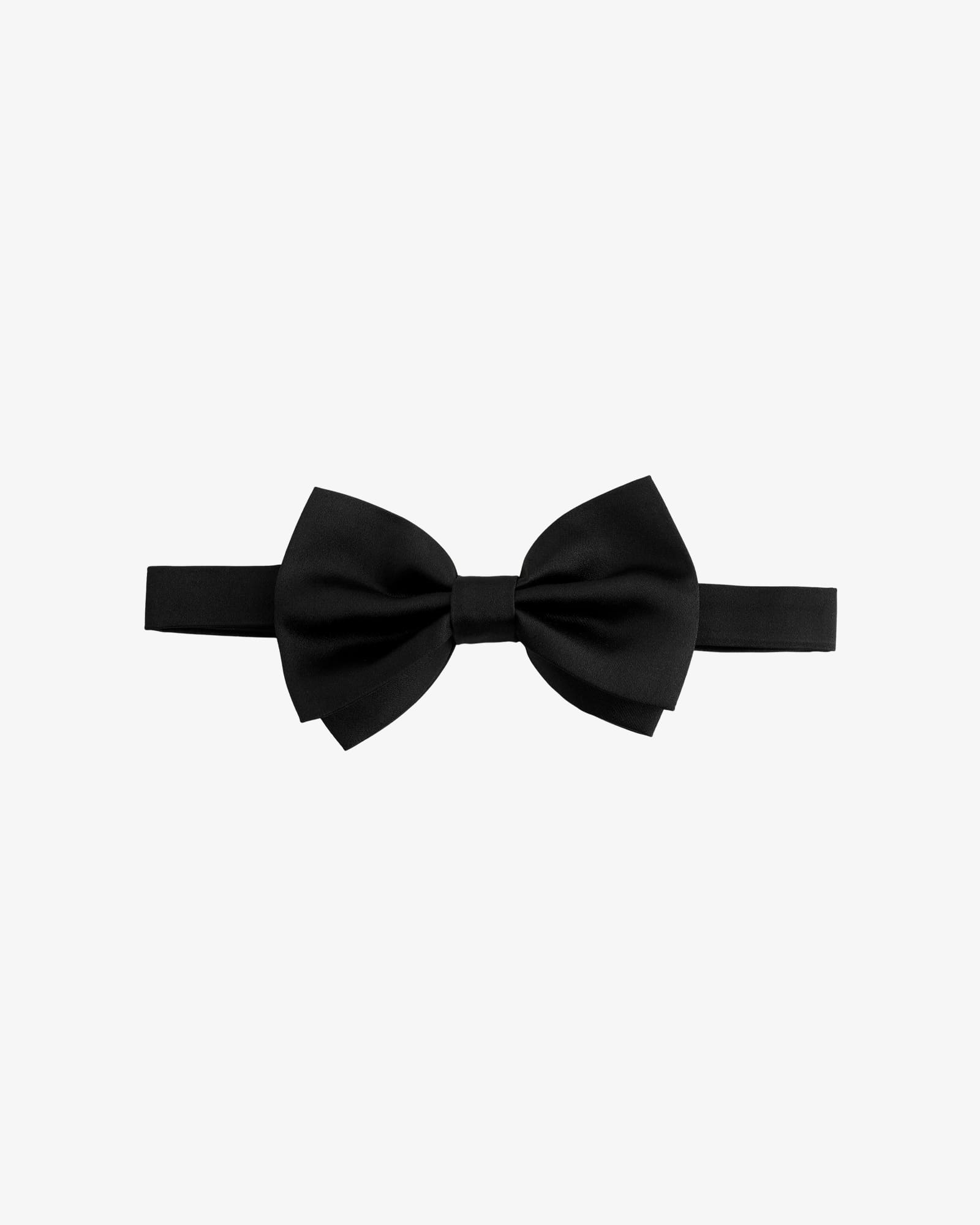 <span>Black Pure Silk Bow Tie</span>