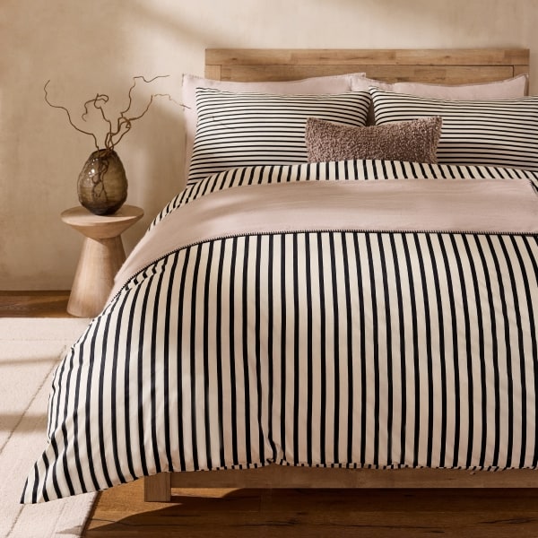 SHOP BEDDING