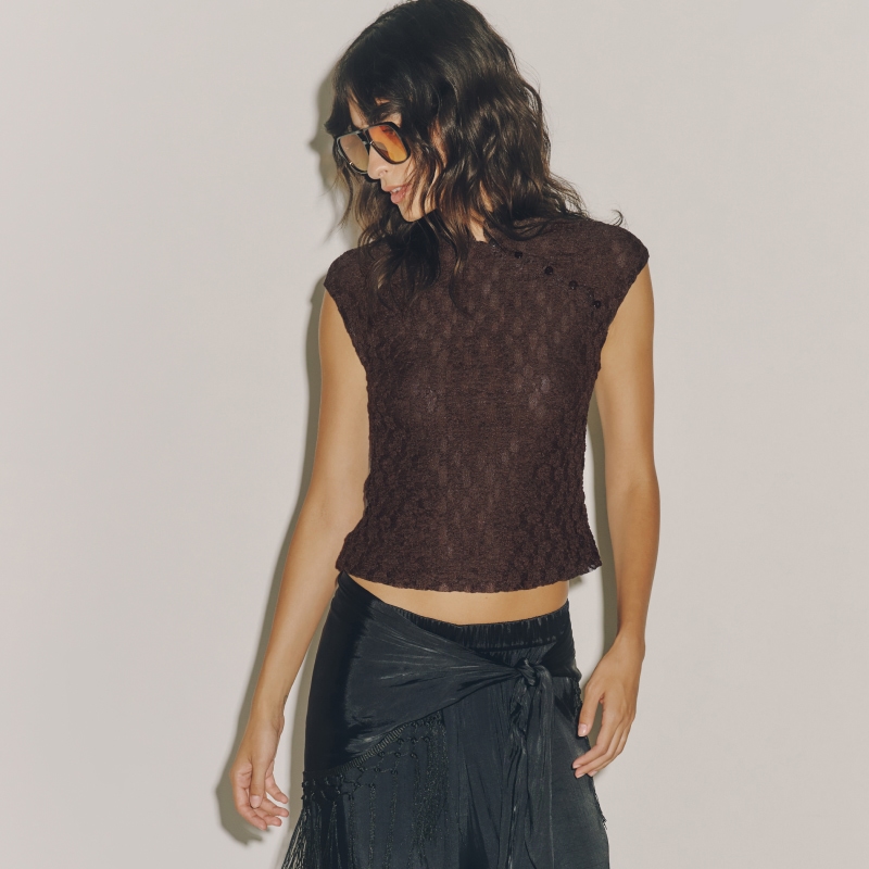 CHOCOLATE BROWN