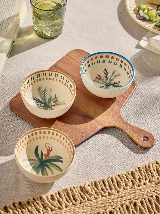 Set of 3 Natural Vacation Dip Bowls and Board