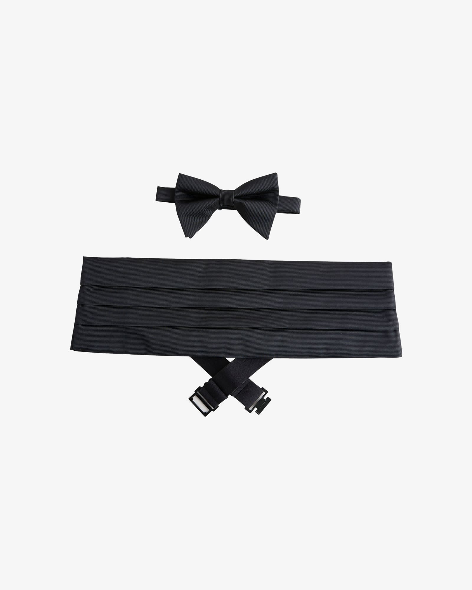 <span>Black Cummerbund And Bow Tie Set</span>