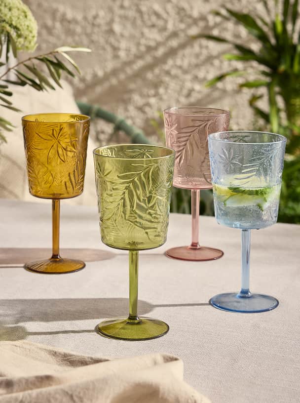 Set of 4 Multi Vacation Leaf Picnic Acrylic Wine Glasses