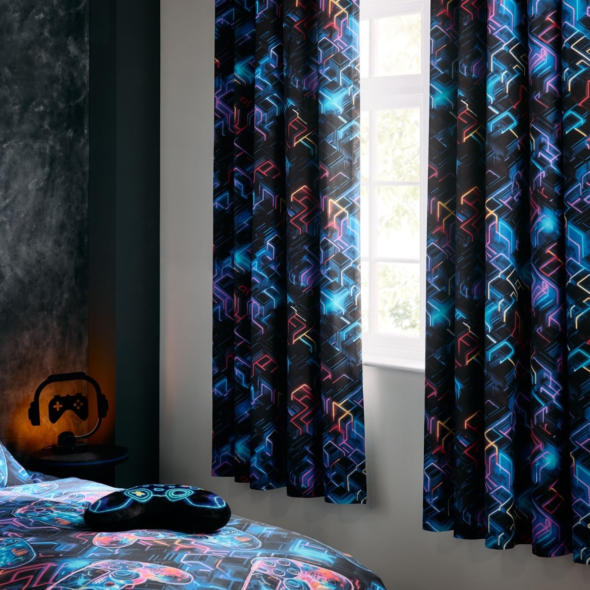 CURTAINS & BLINDS