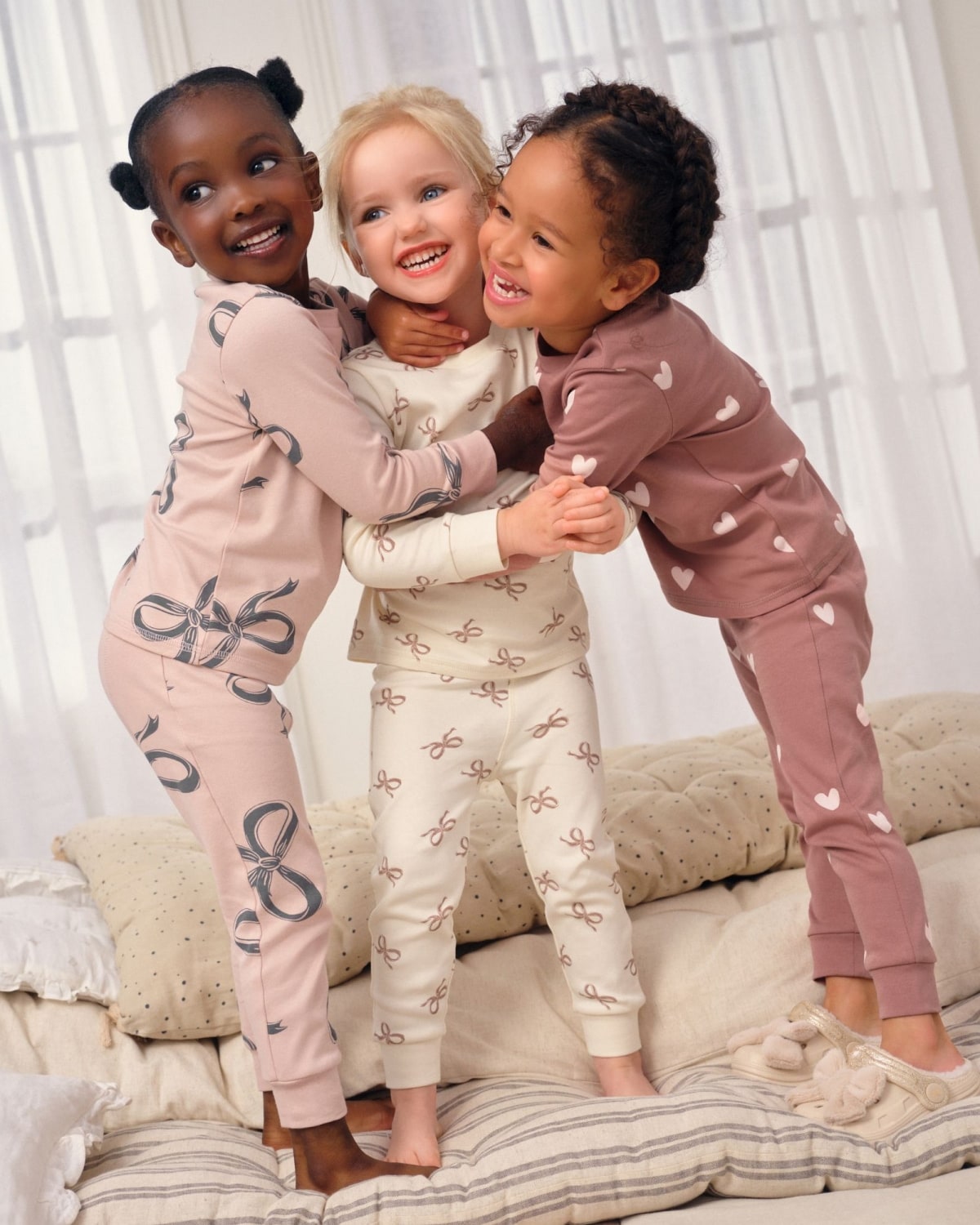 INT_202606_LP_CWR_DT_GirlsNightwear_AUS_v01.jpg