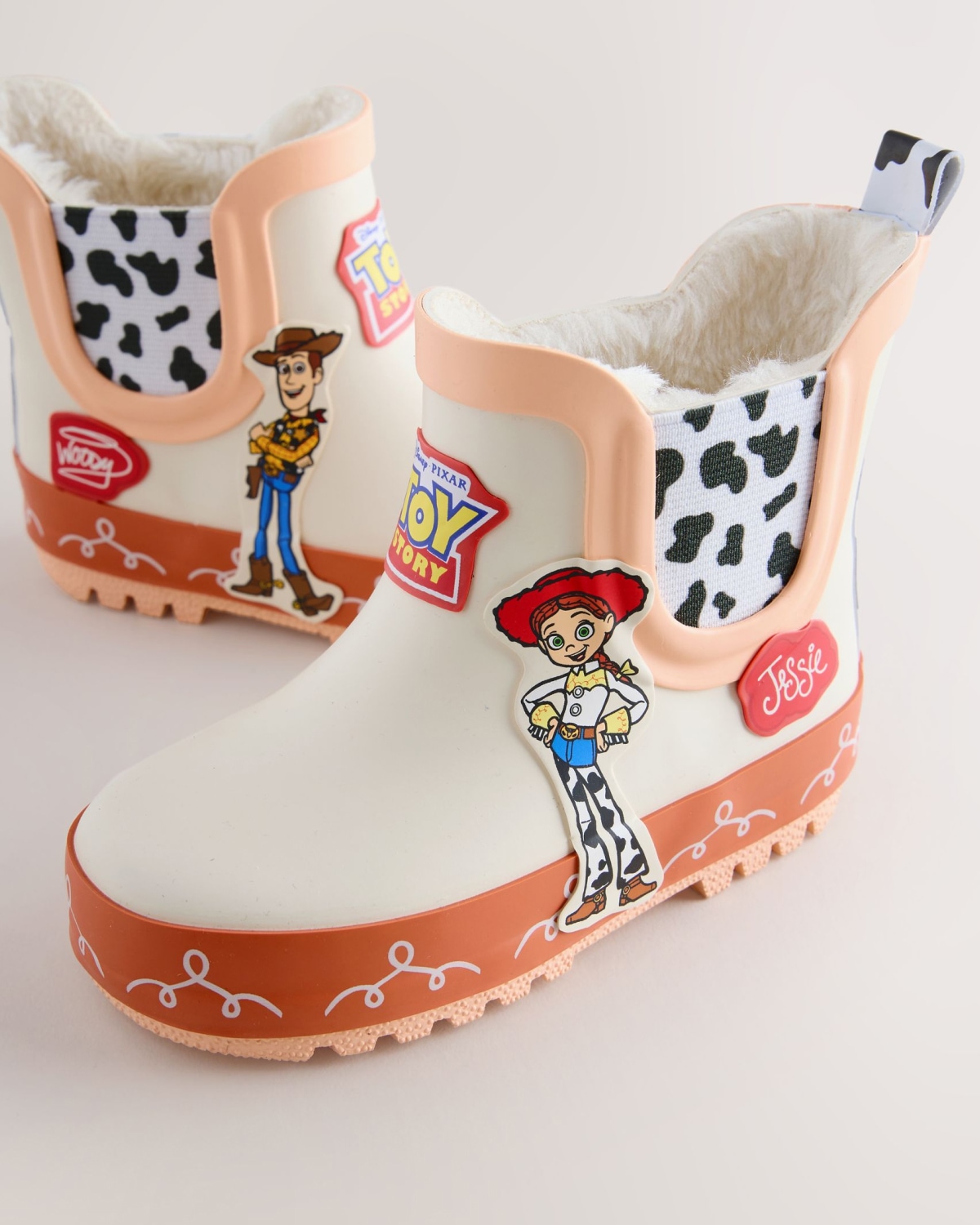 INT_202606_LP_CWR_DT_Gumboots_AUS_v01.jpg